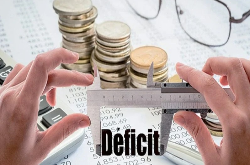 عجز الميزانية يتفاقم إلى 2460 مليار