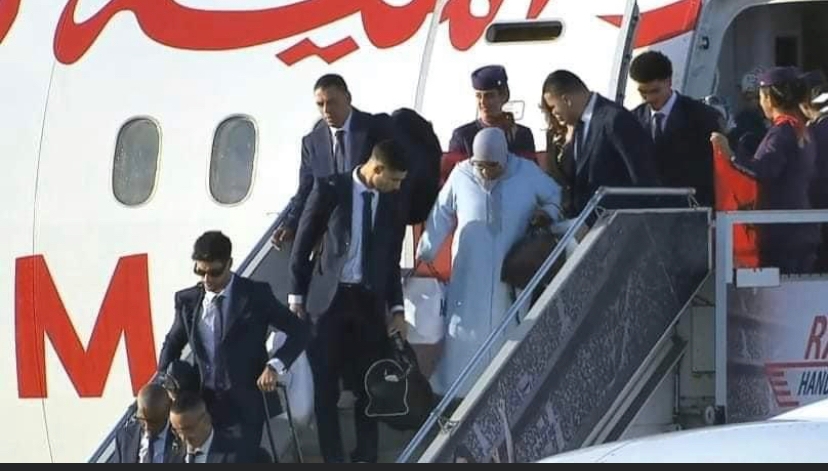 وصول الأسود إلى مطار الرباط سلا محملين بإنجاز تاريخي في المونديال