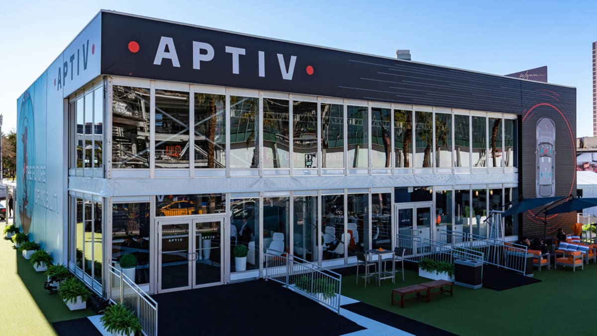 Aptiv الإيرلندية للسيارات تتطلع لتحويل الإنتاج الأوكراني إلى المغرب