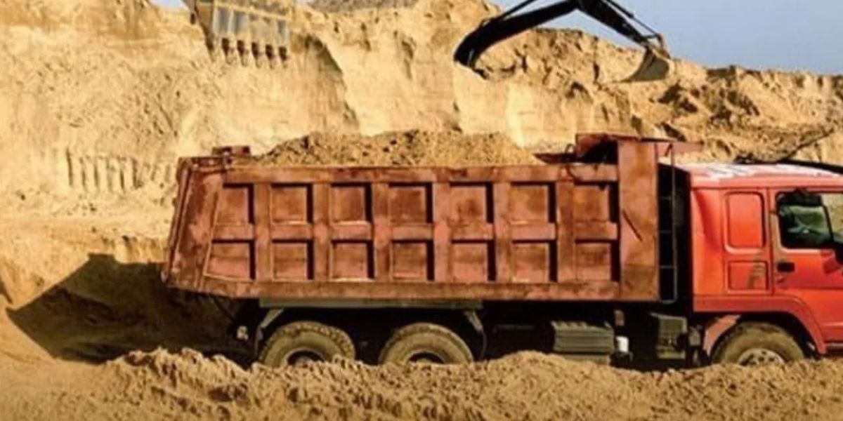 استئناف استيراد الرمال المغربية ينعش الحركة التجارية بين سبتة والفنيدق