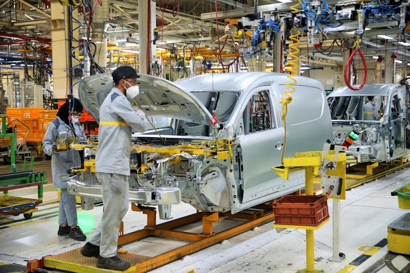 القطاع الصناعي يحقق رقم معاملات قياسي بـ898 مليار درهم