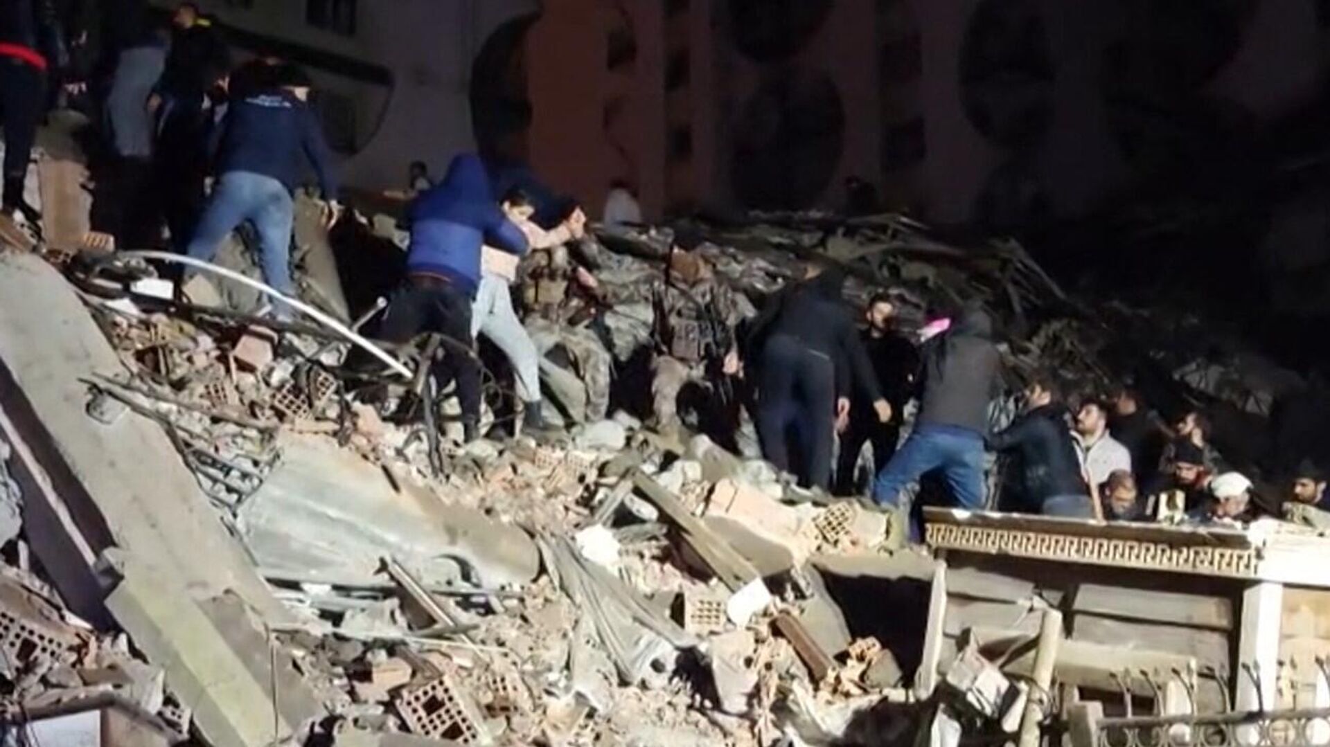 زلزال تركيا.. 19 وفاة و34 مفقودا في صفوف الجالية المغربية