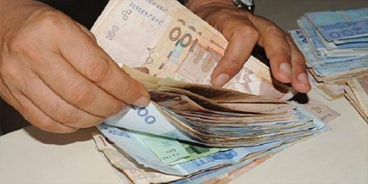 القروض معلقة الأداء لدى البنوك تتفاقم بزائد 7.4 %
