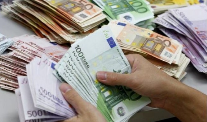 تباطؤ "مقلق" في ودائع العملات الأجنبية