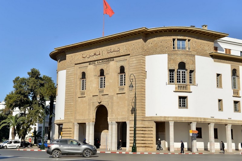 لماذا حافظ بنك المغرب على سعر الفائدة الرئيسي دون تغيير؟
