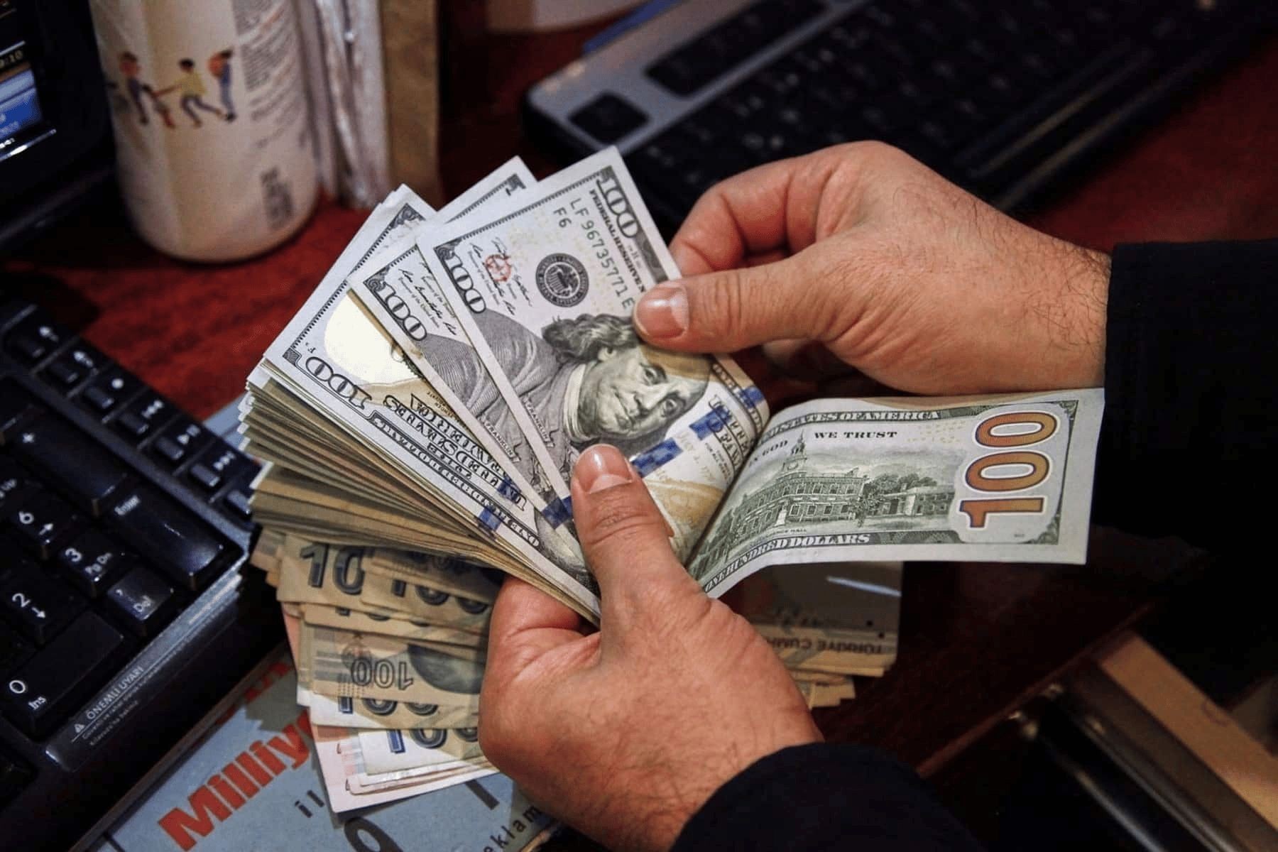 أسعار السلع المستوردة تواصل ارتفاعها بالأسواق مع استمرار ضغط الدولار على الدرهم