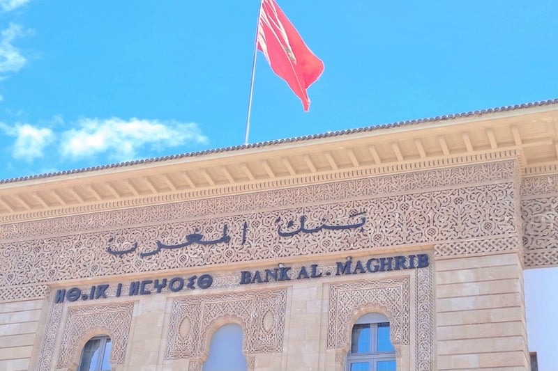 انتقال تخفيضات سعر الفائدة الرئيسي إلى أسعار الفائدة على القروض