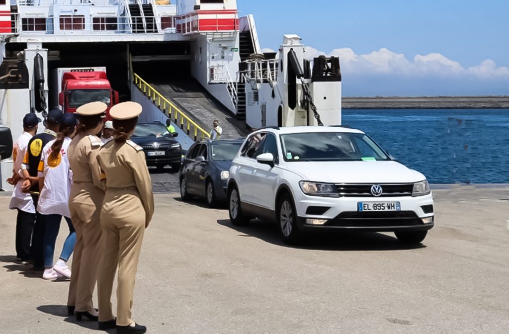 صفيحة تسجيل جديدة لمن يعتزم السفر إلى الخارج