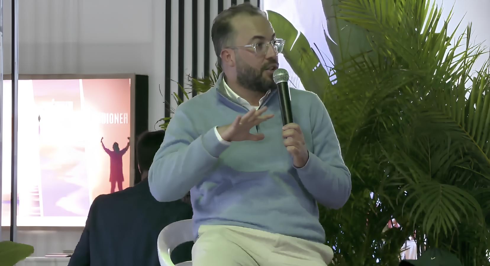 تقييمات مرتفعة ومخاطر خفية.. لماذا يدعو مؤسس Serval إلى "النقطة الوسط"؟