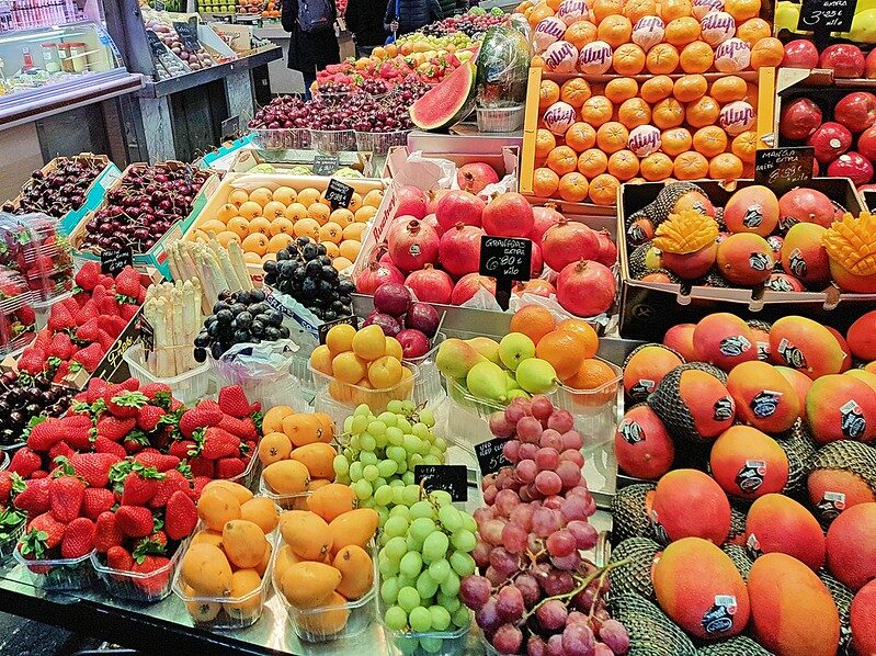 المغرب يتصدر مزودي السوق الإسبانية بالفواكه والخضر وسط قلق في الأوساط الزراعية