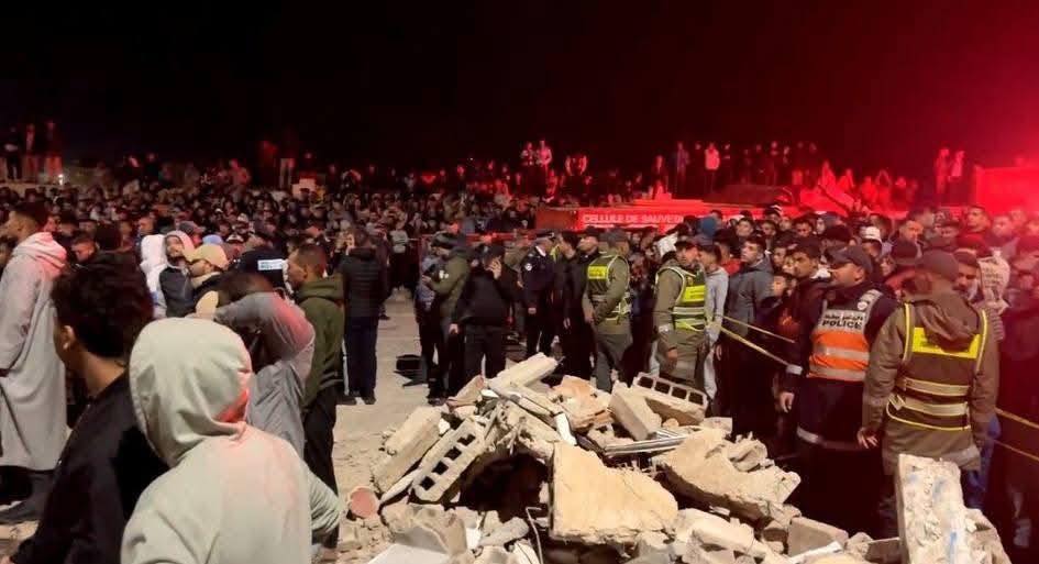 انهيار بنايتين بفاس يخلّف قتلى وجرحى.. والسلطات تواصل عمليات البحث