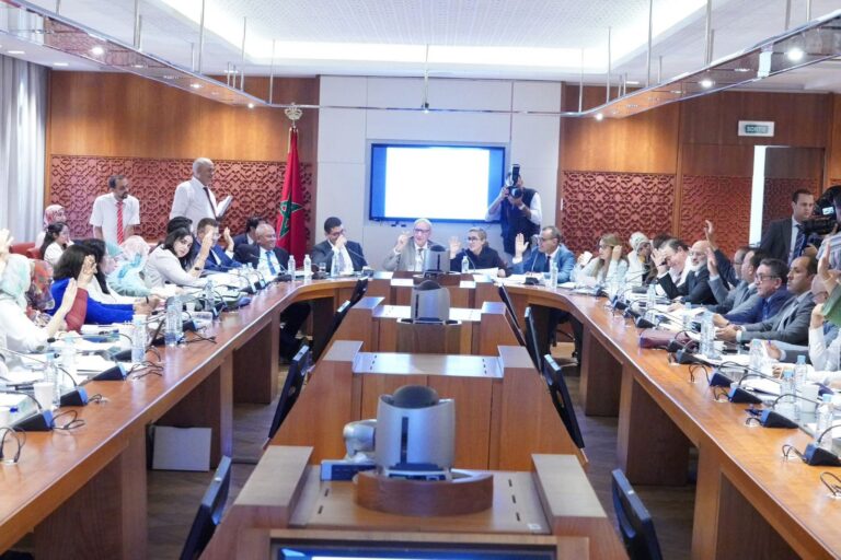 المصادقة على مشروع قانون إعادة تنظيم المجلس الوطني للصحافة