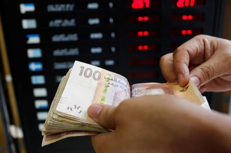 تراجع الدرهم أمام عملات الاستيراد يرفع أسعار السلع بالأسواق