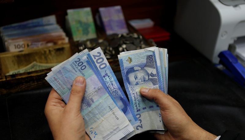 مشتريات العملة الصعبة بين البنوك والزبناء قفزت إلى 3320 مليار