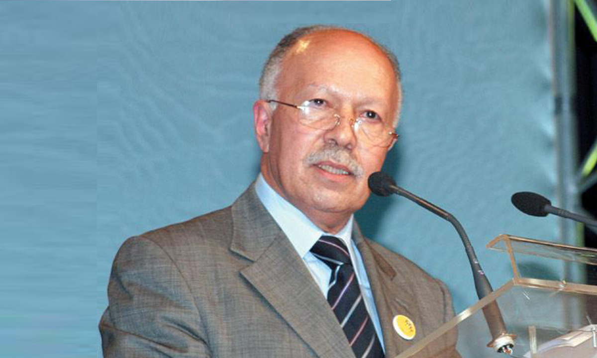 الملك معزيا أسرة الناصري: المغرب فقد واحدا من رجالاته الأكفاء
