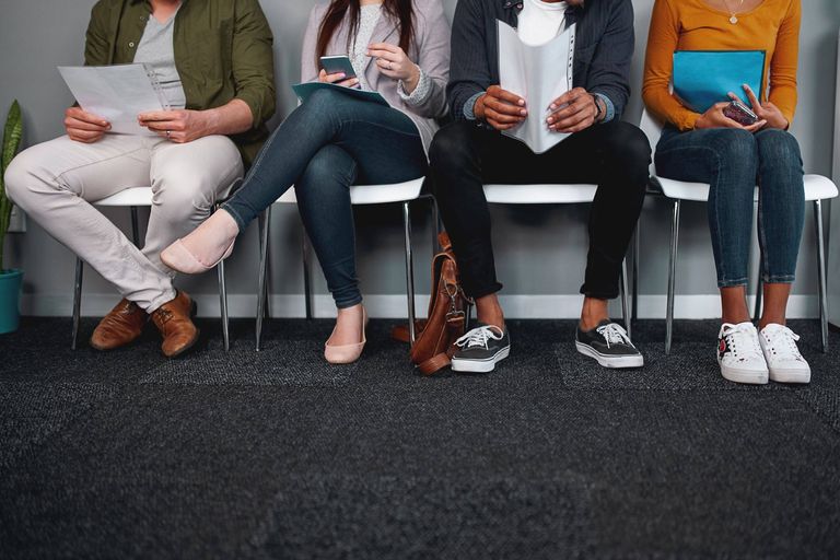 رغم تراجع معدل البطالة.. الإحباط الاجتماعي يعمق أزمة "جيل Z"