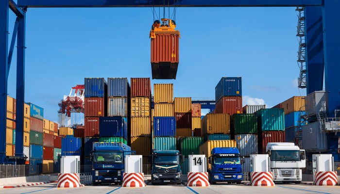 ارتفاع العجز التجاري بزائد 56.5 %