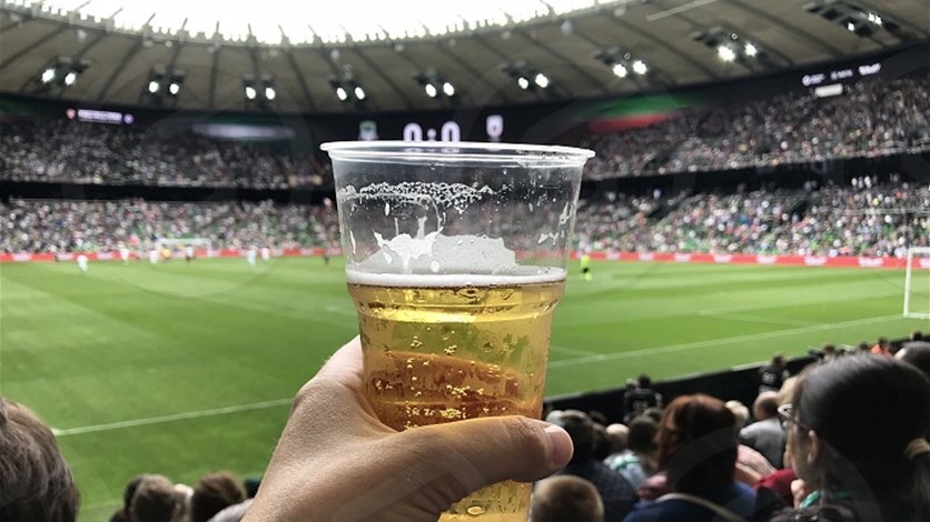 قرار بحظر بيع الكحول في محيط الملاعب خلال المونديال