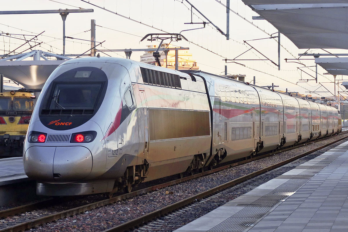 وزارة النقل ترصد 29 مليار درهم للاستثمار في البنيات التحتية والنقل الجوي والسككي