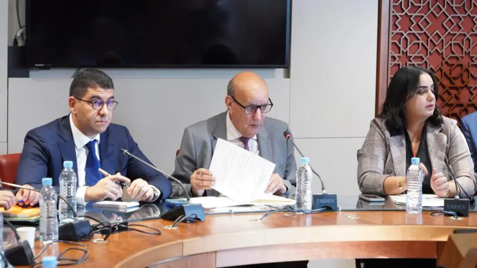 تباين بين مواقف الأغلبية والمعارضة حول مشروع قانون إعادة تنظيم المجلس الوطني للصحافة