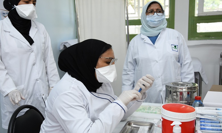 آيت الطالب يدشن مختبر مراقبة جودة اللقاحات ومنتجات البيوتكنولوجيا بالبيضاء