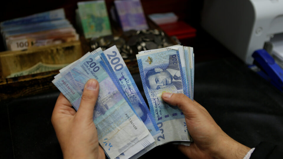 تراجع عجز السيولة البنكية بـ 9,28 في المائة