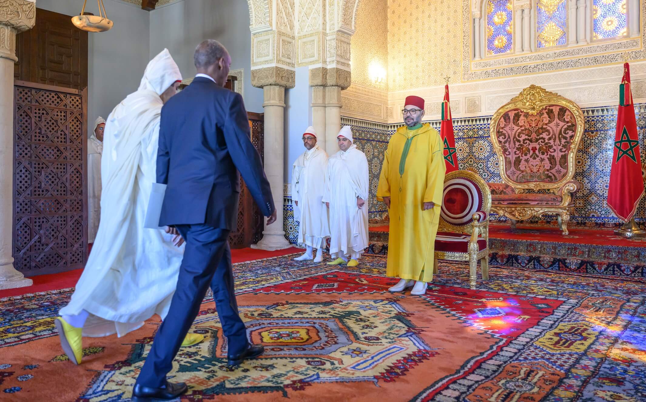 الملك يستقبل سفير فرنسا الجديد في المغرب ضمن عدد من السفراء الأجانب