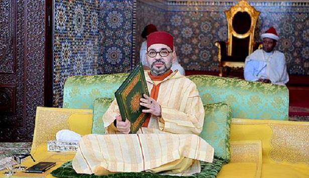 أمير المؤمنين يؤدي صلاة عيد الفطر بالمسجد المحمدي بالدار البيضاء